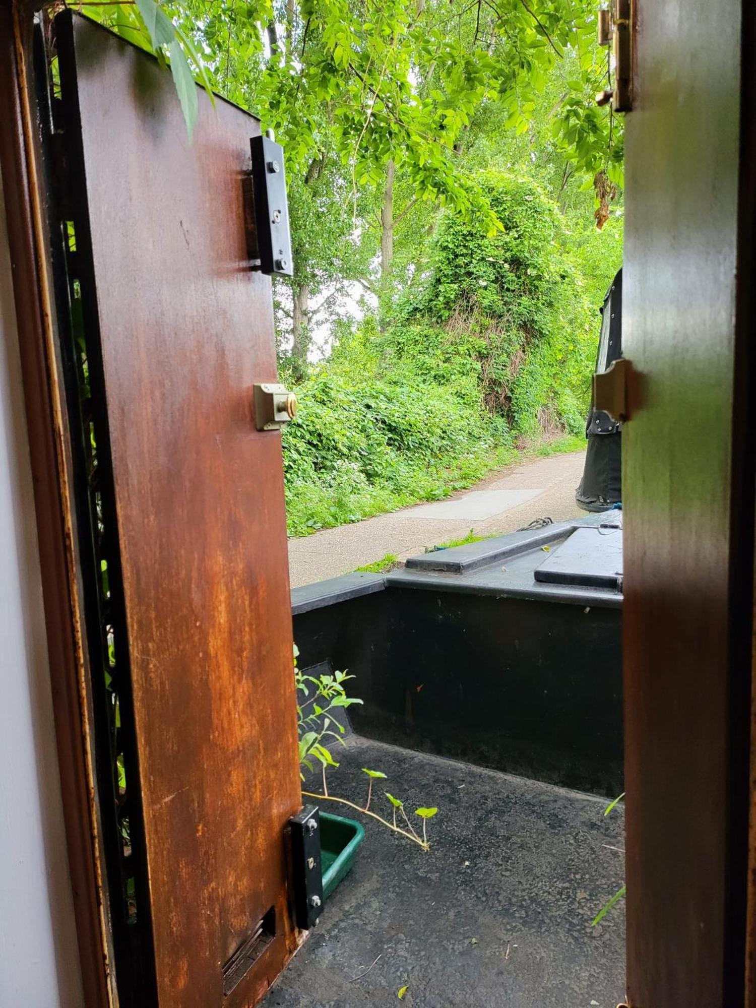 Lovely Canal Boat In Little Venice For Family & Friends London Exterior photo
